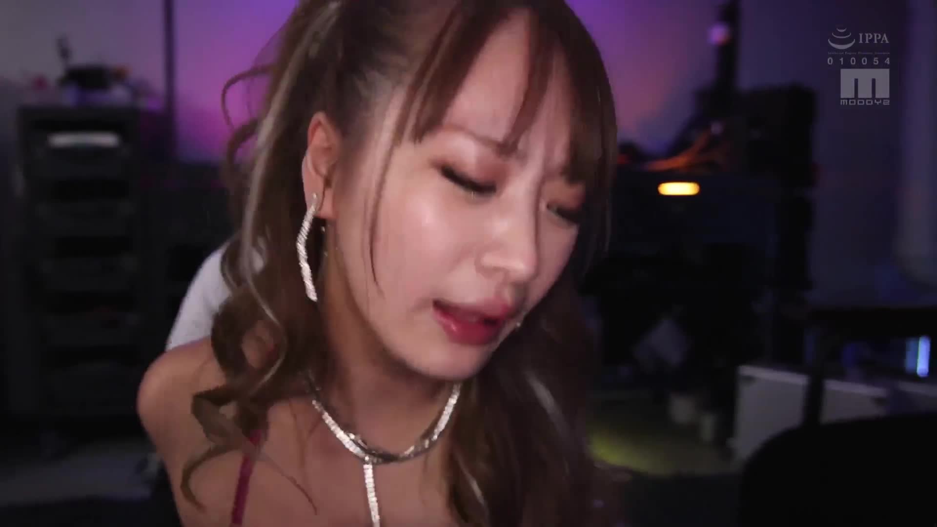 令和時代的新女孩明星誕生！！博多第一小惡魔女孩愛上了俱樂部和男性生殖器 在俱樂部逆向認識→因為興奮而AV出道 綾波蓮 - AV大平台 - 中文字幕，成人影片，AV，國產，線上看