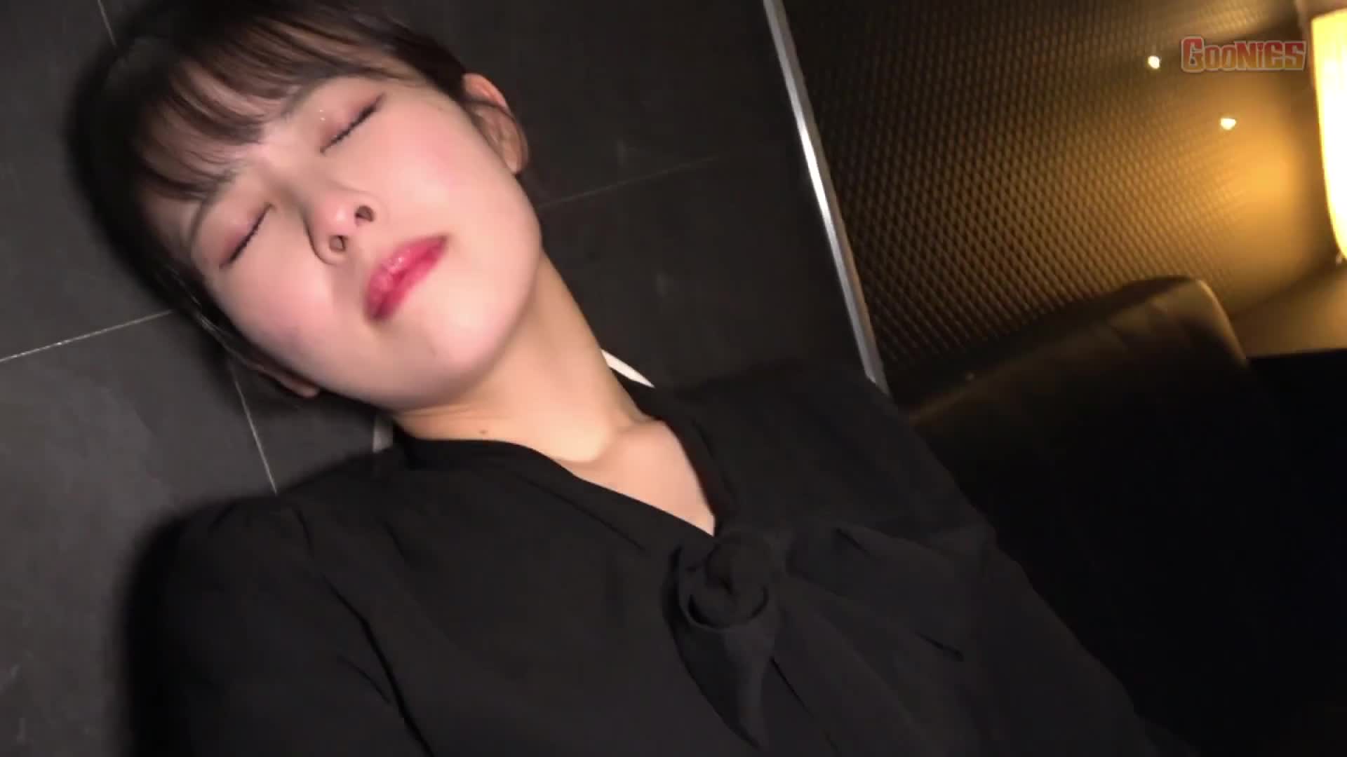 白天在卡拉OK包廂裡發生混亂性行為 - AV大平台 - 中文字幕，成人影片，AV，國產，線上看