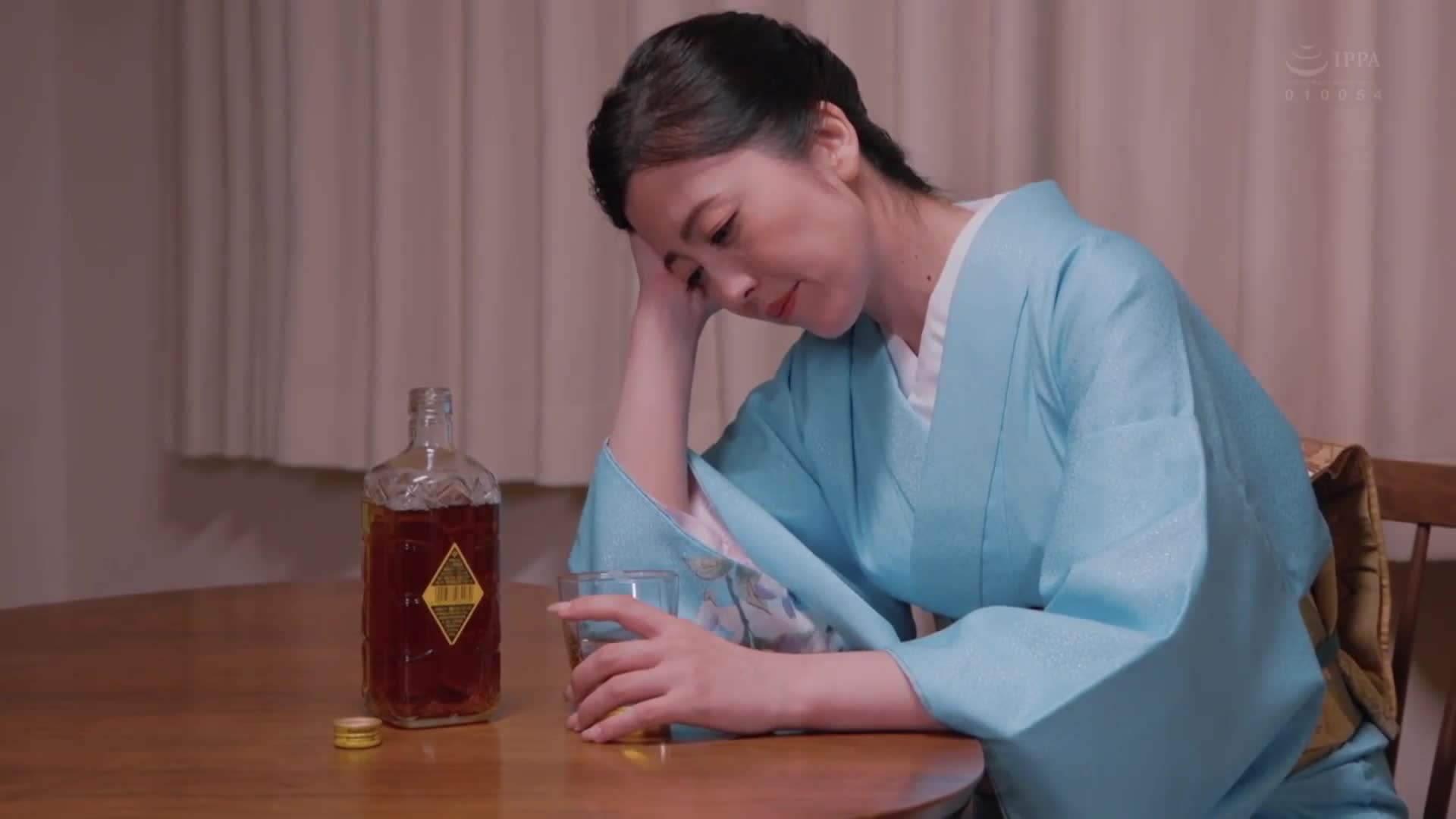 高級夜總會的人妻，在客人的汗水和體液中沾滿，在打烊後的中出枕営業。木下凛凛子 - AV大平台 - 中文字幕，成人影片，AV，國產，線上看