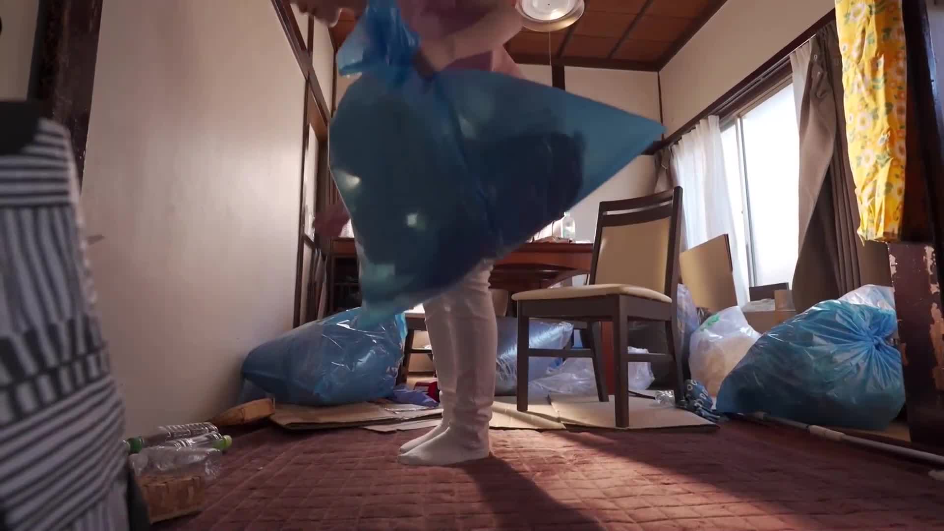 住在垃圾房的宅男髒老頭不斷追擊抽插，一再內射…沉溺於異味和黏著的性愛中的女大學生志願者 香水純 - AV大平台 - 中文字幕，成人影片，AV，國產，線上看