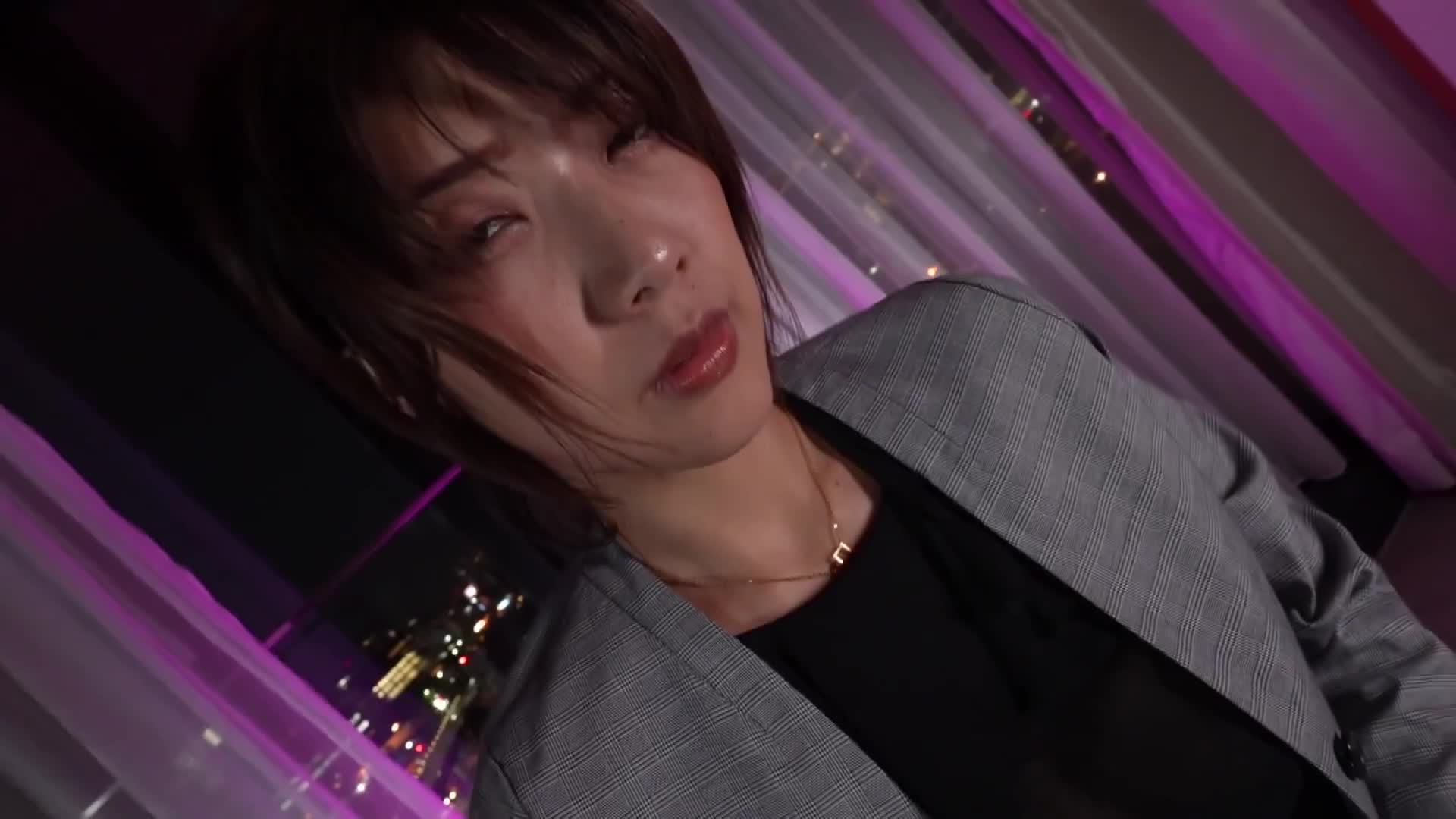 丈夫在同一家公司工作的高挑美麗年輕妻子OL，在工作中被利用負債而被另一人帶走02 - AV大平台 - 中文字幕，成人影片，AV，國產，線上看