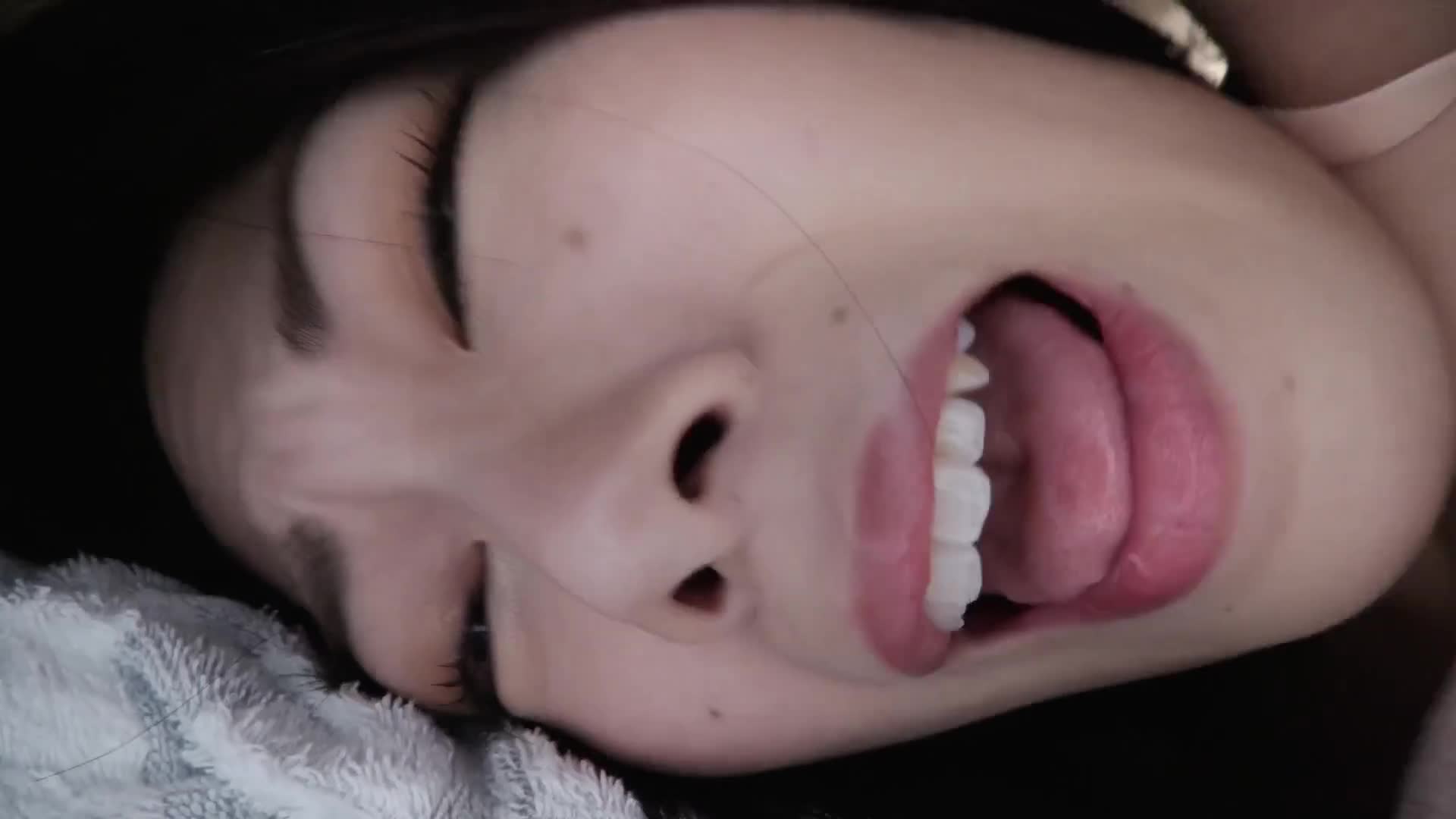 「不要說出來…」嫁子不在時，模特兒級OL的義姊來到家中…無防備展現她的曲線美，勾引著我…無法忍耐的我，多次對她內射… 澄河美花 - AV大平台 - 中文字幕，成人影片，AV，國產，線上看