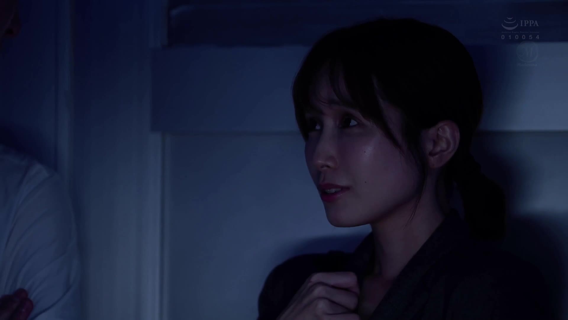 [AI解碼版]全裸椅子搶椅子遊戲，恥辱的中出環節。小島南 - AV大平台 - 中文字幕，成人影片，AV，國產，線上看