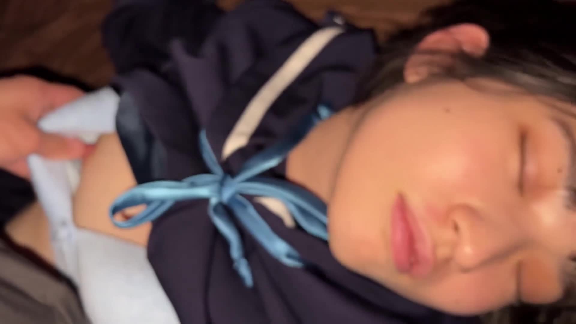 [AI解碼版]縈繞 不停玩耍的南國香氣 小小手腳充滿活力地動著 不在乎走光 雖然還很小卻學會化妝 裙子也短且染上顏色 兩束頭發活潑地擺動背著背包 手牽手快樂地走著 對著這樣的女孩連續幾天進行縈繞觀察... Special2 - AV大平台 - 中文字幕，成人影片，AV，國產，線上看