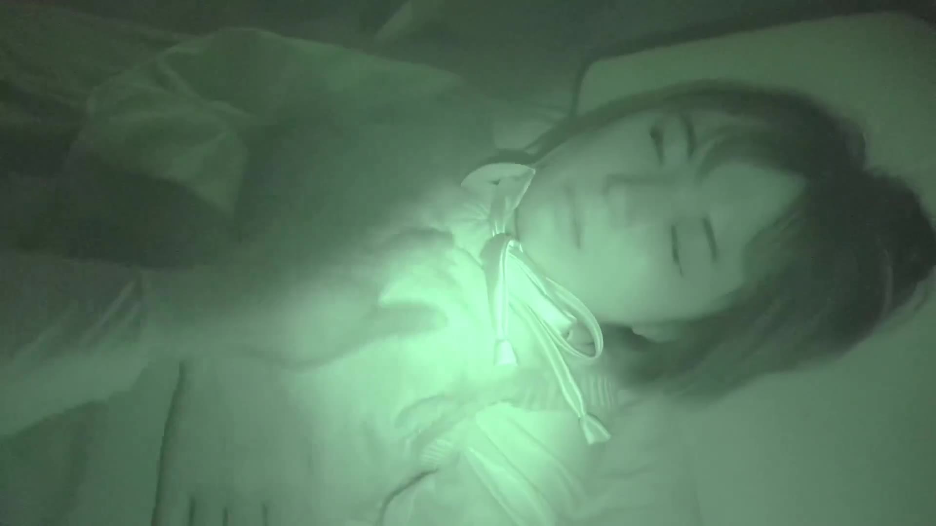 [AI解碼版]縈繞 不停玩耍的南國香氣 小小手腳充滿活力地動著 不在乎走光 雖然還很小卻學會化妝 裙子也短且染上顏色 兩束頭發活潑地擺動背著背包 手牽手快樂地走著 對著這樣的女孩連續幾天進行縈繞觀察... Special2 - AV大平台 - 中文字幕，成人影片，AV，國產，線上看