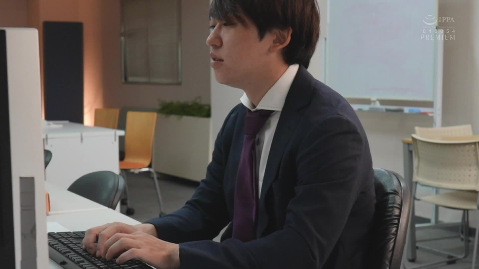 起床時總是冷淡的公司地味巨乳女子穿著內衣撒嬌過來... 與相性絕佳的陽具狂熱地做愛並且大量射精的我們。宍戶里帆 - AV大平台 - 中文字幕，成人影片，AV，國產，線上看