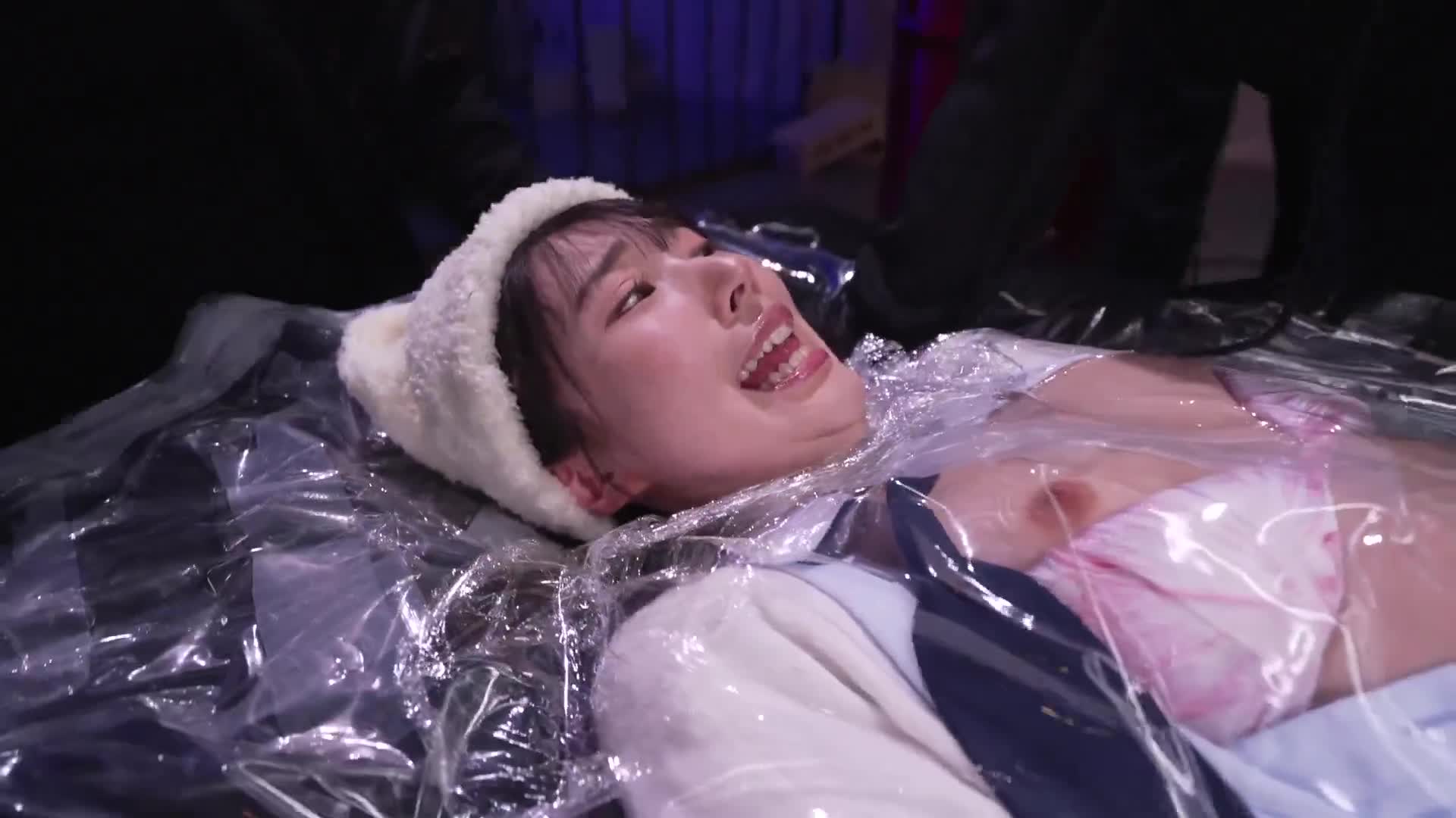 J〇暗黑打工某個討論區的高時薪誘惑，誤信的少女被用強力磁鐵固定在鐵壁上成為慰藉對象，還有縮小束縛和牆壁逃脫遊戲。 - AV大平台 - 中文字幕，成人影片，AV，國產，線上看