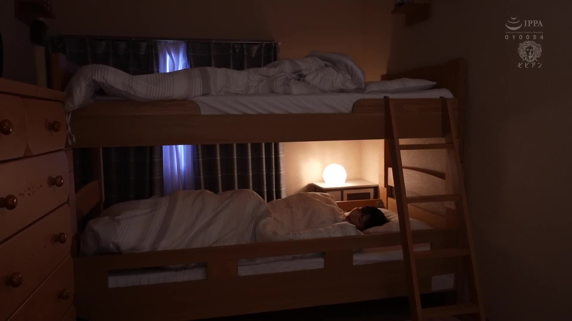 思鄉的女同志：在女子宿舍中，忘卻孤獨之苦，沉醉於母控少女南日菜乃和望月蕾的同性戀快樂 - AV大平台 - 中文字幕，成人影片，AV，國產，線上看