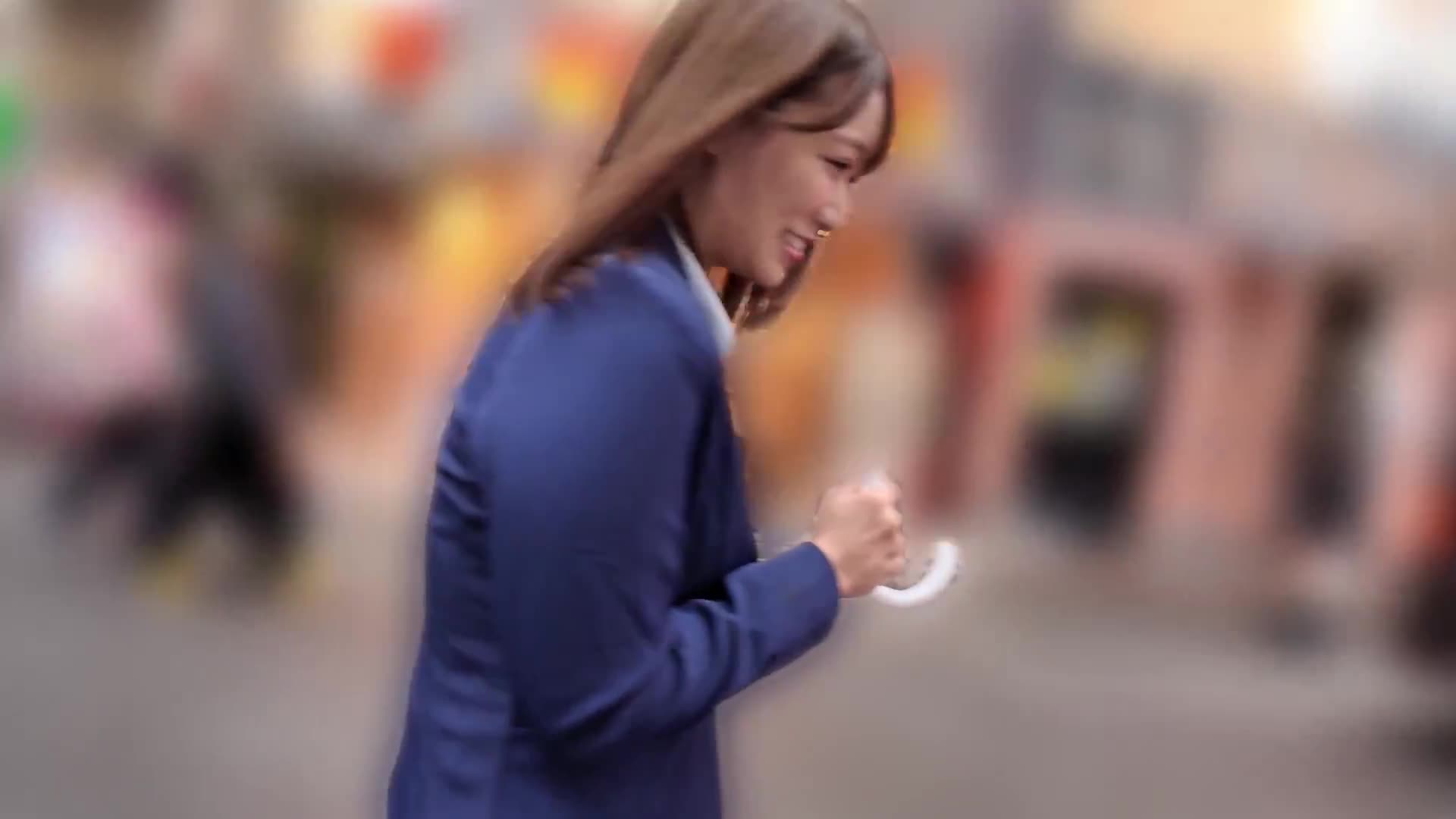 素人美少女和遙控震動器的散步 - 黑色絲襪敏感事業女性篇 -「我已經無法忍受了...//」在人潮中，黑色絲襪美腿不停顫抖地高潮！在人生中第一次羞恥遊戲中意外地打開了色情開關！在車上勇敢地自慰！最後在酒店裡... - AV大平台 - 中文字幕，成人影片，AV，國產，線上看