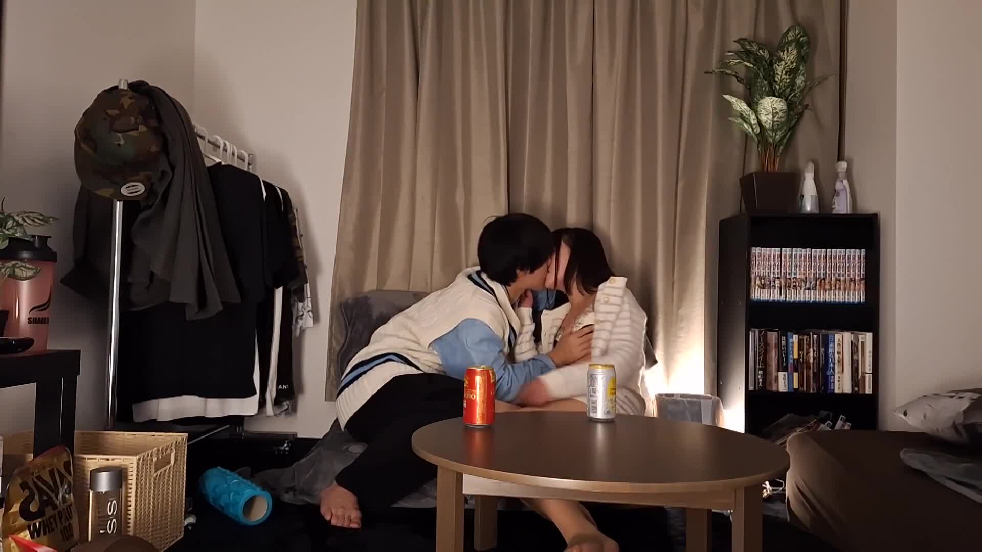 感覺這就是命中註定…！用我的技巧勾引一個笑容燦爛的可愛女孩，那感覺真是太棒了！我說話很甜，這是我第一次拍片。 2300 - AV大平台 - 中文字幕，成人影片，AV，國產，線上看