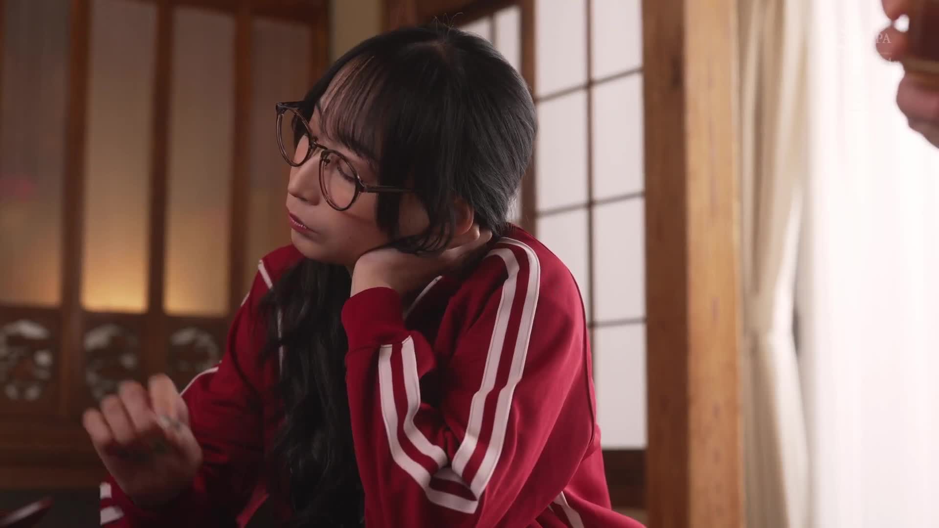 性慾異常的大屁股喪女姐姐 偷窥她自慰的我被发现，被她强行跨坐在我身上用汗水淋漓，被她無情地用鬼才杭打壓迫、多次噬咬我的暴行之夏——蓮實克蕾兒 - AV大平台 - 中文字幕，成人影片，AV，國產，線上看